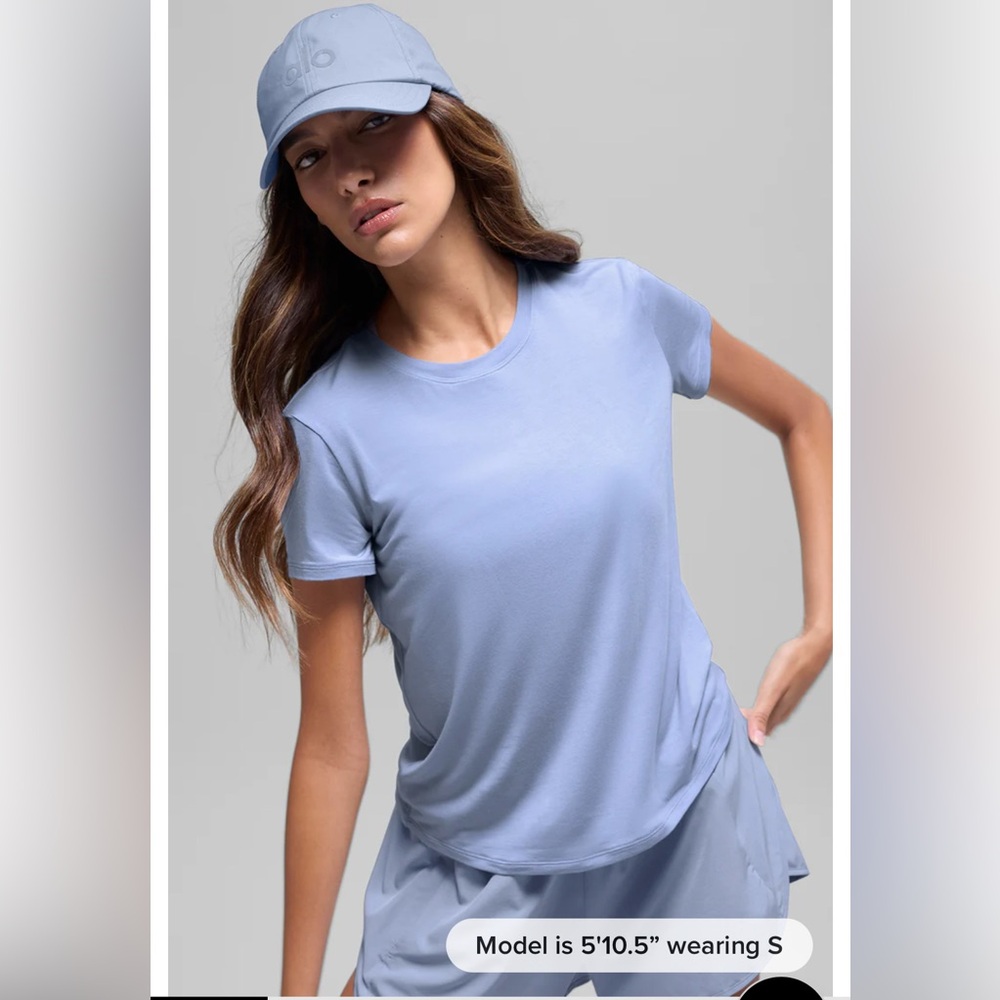 ALO Yoga Women's Light Blue Short Sleeve Tee
